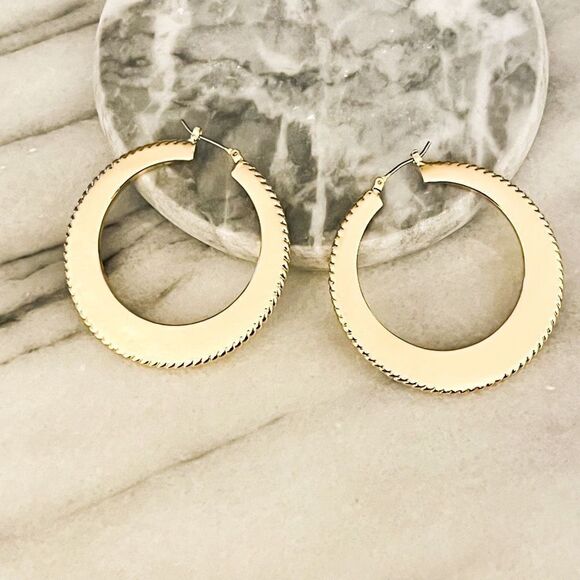 Nine West Hoop Earrings - Gold Toned Metal Chunky Statement Modern Contemporary - Picture 1 of 4